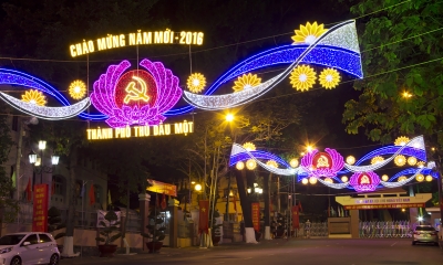 Đường phố TP. Thủ Dầu Một - Bình Dương rực rỡ đón chào năm mới 2016